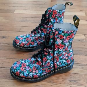 Doc Marten Poppy Pascal Boots us 7 NWT